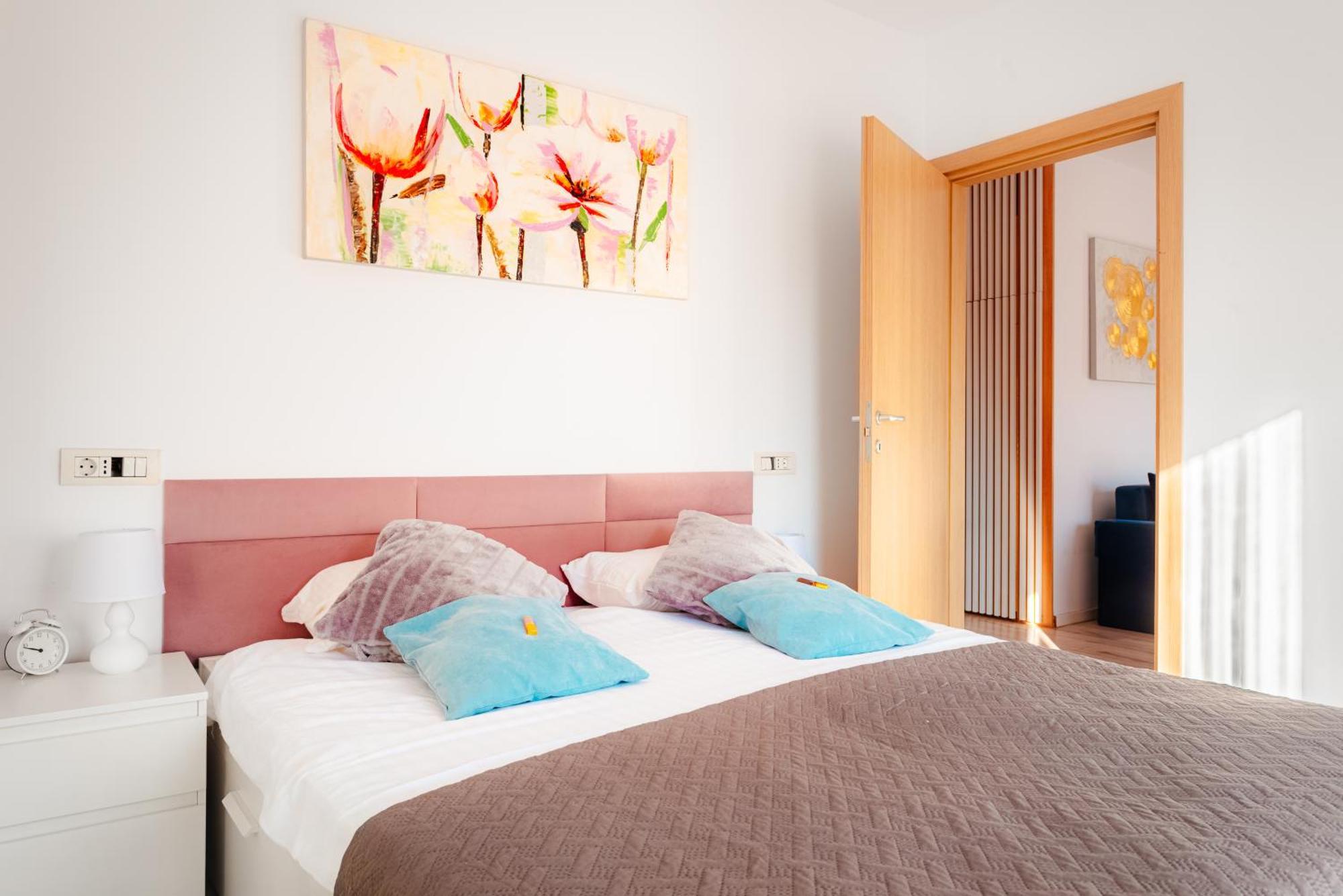 Downtown Apartment Boutique - Blue & Pink Boekarest Buitenkant foto